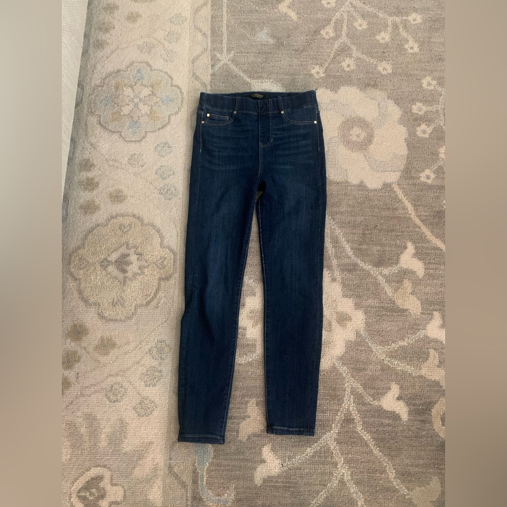 Liverpool high rise ankle jeans size 4. Inseam 27 very good condition non smoke